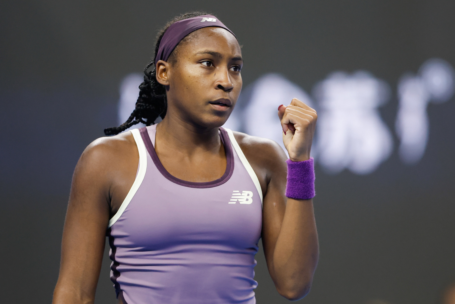 爱游戏全站-领先优势明显首场状态出色，TL观众沸腾！，大坂直美重返赛场全场沸腾不已-爱游戏全站